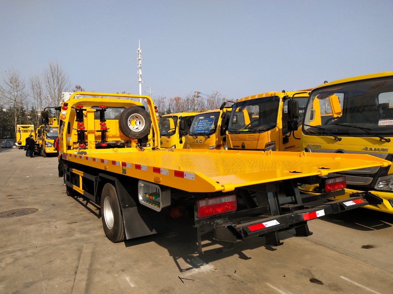 東風多利卡黃牌清障車