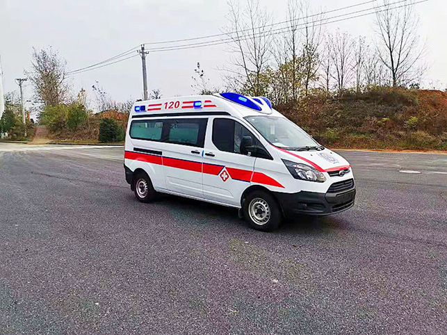 福特全順V362中軸柴油版負壓救護車