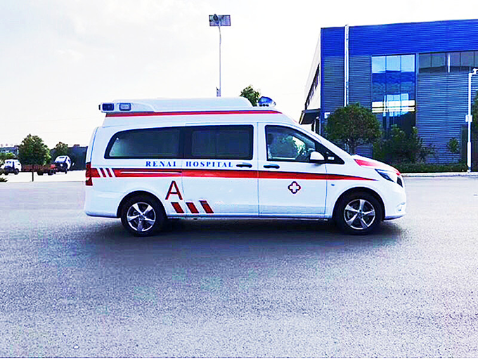 奔馳監護型救護車